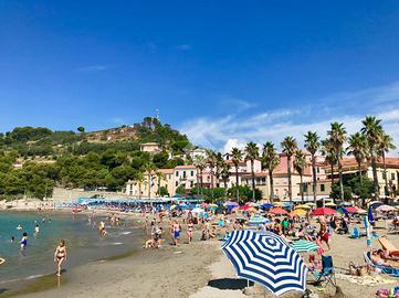VILLA SINGOLA A SAN LORENZO AL MARE