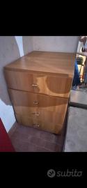 Cassettiera in legno