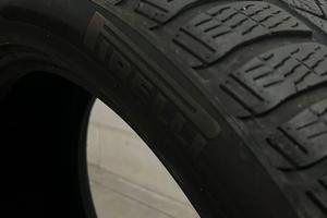 Pirelli sottozero 245/45 r19 102 v M+S  INVERNALI