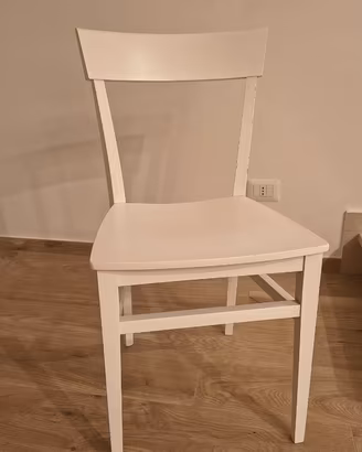 Nr 2 sedie in legno