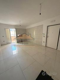 App. con terrazzo + box auto in via G. Amendola