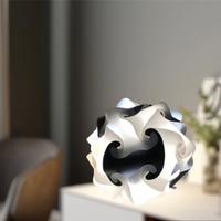 Lampada da tavolo design moderno bianco e nero