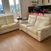 Coppia divani Chateau d’Ax in pelle bianca relax