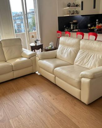 Coppia divani Chateau d’Ax in pelle bianca relax