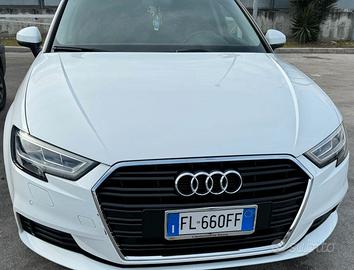 Audi A3 Sport Back 1.6 TDI Navig/Blouthot/AUX/USB