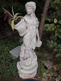 Statua da giardino in pietra – Figura femminile