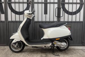 Piaggio Vespa 50 LX
