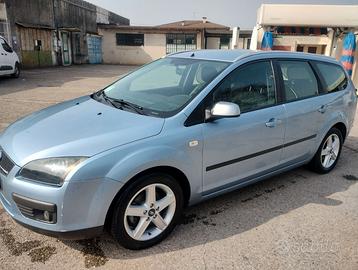 FORD FOCUS AZZURRA METALIZZATA