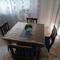 Tavolo con sedie
