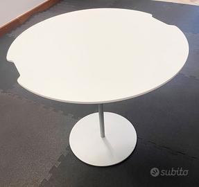 Tavolino Cassina On-Off disegn by Piero Lissoni