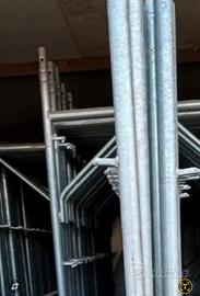 ponteggio Socome zincato e rosso