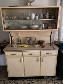 Credenza vintage anni 50 color crema