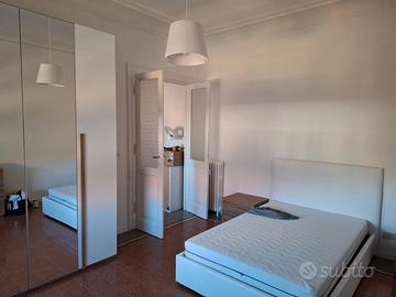 Ampia stanza a studenti