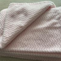 Copertina pile rosa lettino