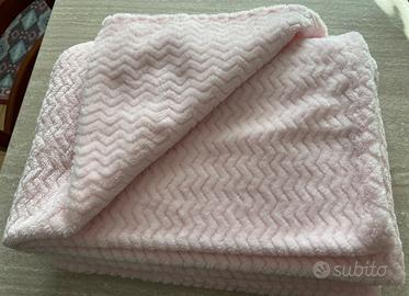 Copertina pile rosa lettino