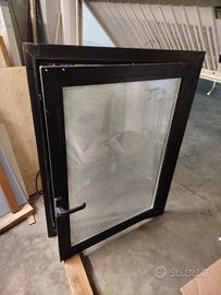 finestra in alluminio 