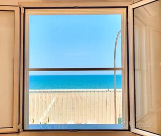 Gradevole attico sul mare davanti Terme dal 19/09