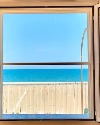 Gradevole attico sul mare davanti Terme dal 19/09