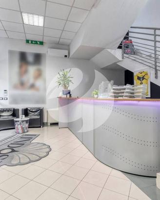 Immobile di 1250 m² con più di 5 locali a Casalecc