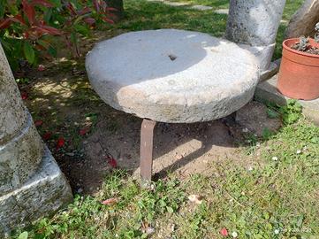 Tavolino in marmo e ferro battuto antico 