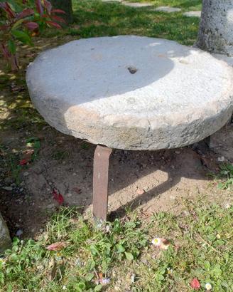 Tavolino in marmo e ferro battuto antico 
