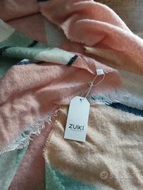 Sciarpona marca " Zuiki" nuova con cartellino