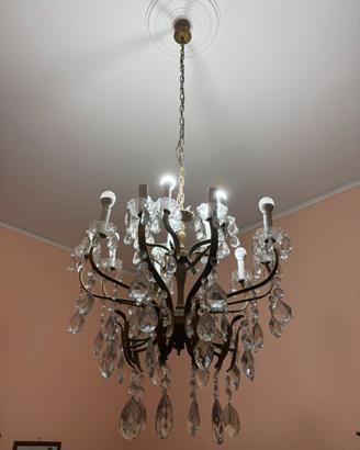 Lampadario classico in cristallo con pendenti