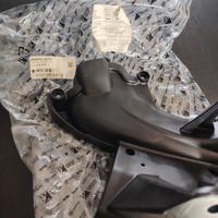 Supporto sx cruscotto Aprilia RS 660 2B008950