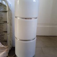 Lampada da terra di forma cilindrica