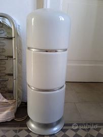 Lampada da terra di forma cilindrica