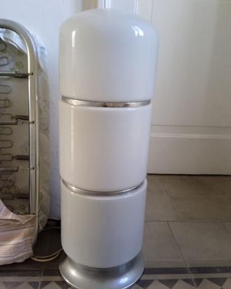Lampada da terra di forma cilindrica