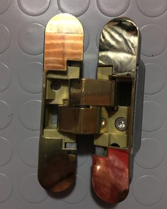Set cerniere + serrature per 9 porte Toscocornici