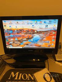 Monitor TV 20” e Tastiera