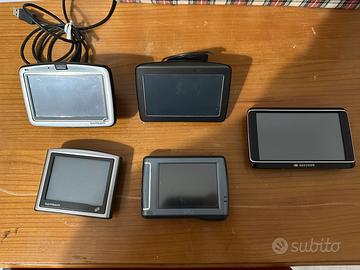 Lotto 6 Navigatori Tomtom Via Go One, Navigon ,Mio