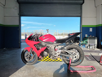 Yamaha R6 2003 iniezione pronto pista