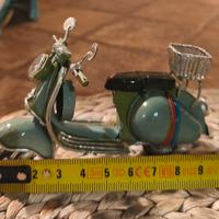 Vespa  Modellino in ferro artigianale da collezion