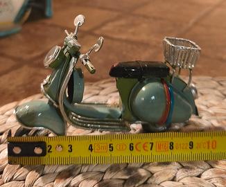 Vespa  Modellino in ferro artigianale da collezion