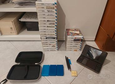 NintendoDS+26giochi+ custodia e caricabatterie