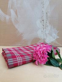 Scampoli di tessuti, rimanenze di tessuti e stoffe