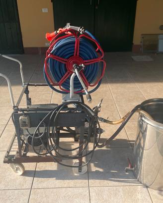 Pompa per diserbanti e insetticidi