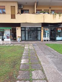 Negozio fregene via castellammare