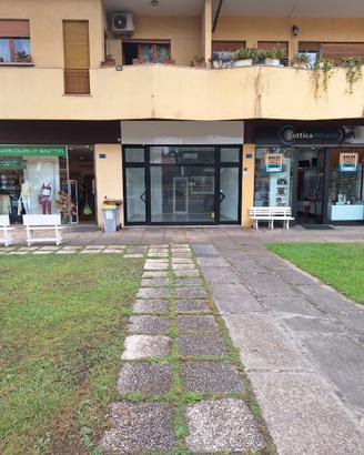 Negozio fregene via castellammare
