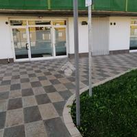 NEGOZIO A ALBANO SANT'ALESSANDRO