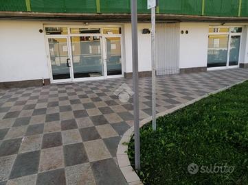 NEGOZIO A ALBANO SANT'ALESSANDRO