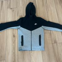 nike sportswear tech grigia e nera