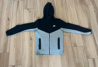 nike sportswear tech grigia e nera