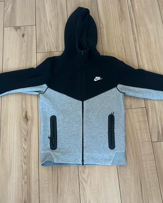 nike sportswear tech grigia e nera