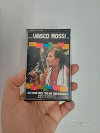 musicassetta di Vasco Rossi ma cosa vuoi che sia