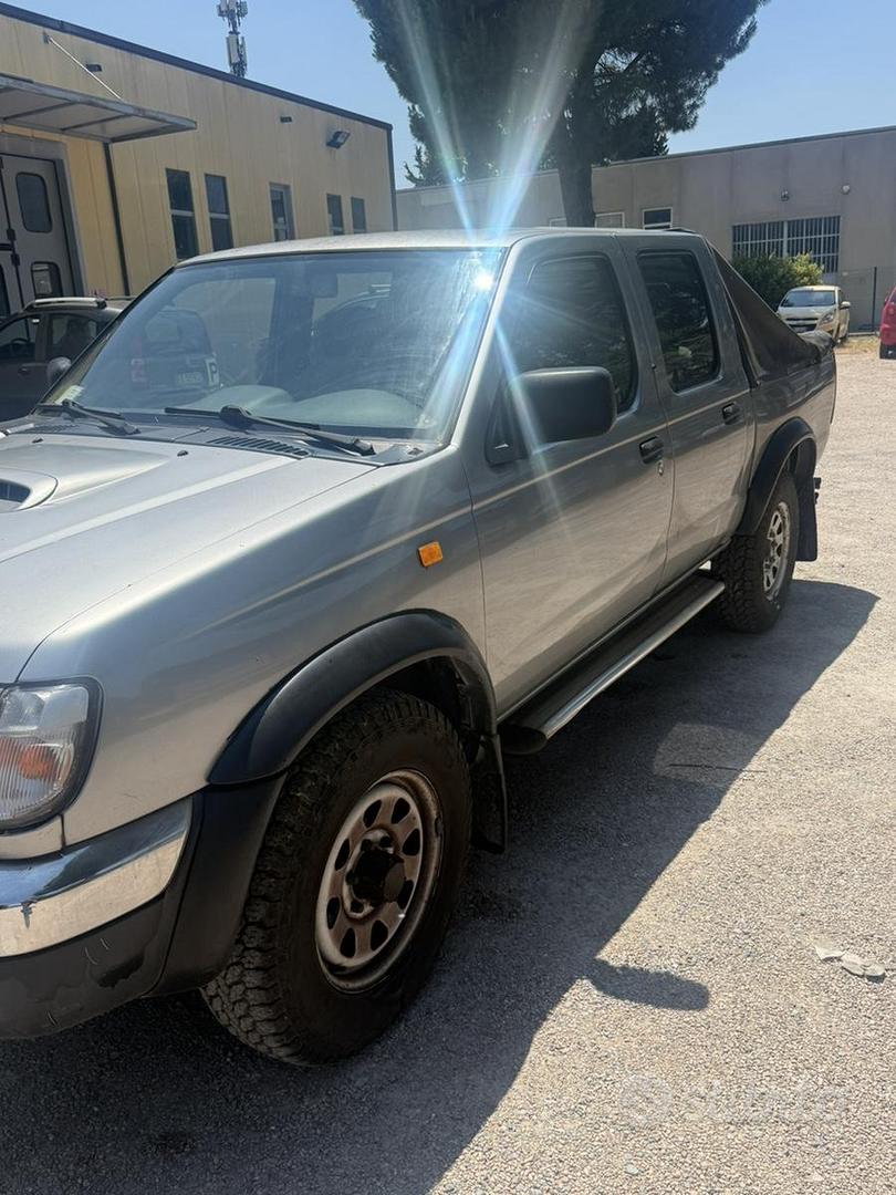 Nissan Pickup 2000 photo 4