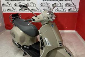 Piaggio Vespa 300 GTS